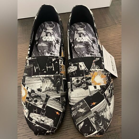 Tom’s x Star Wars Limited Edition Black Star Wars Darth Vader Print Classic - Picture 2 of 8